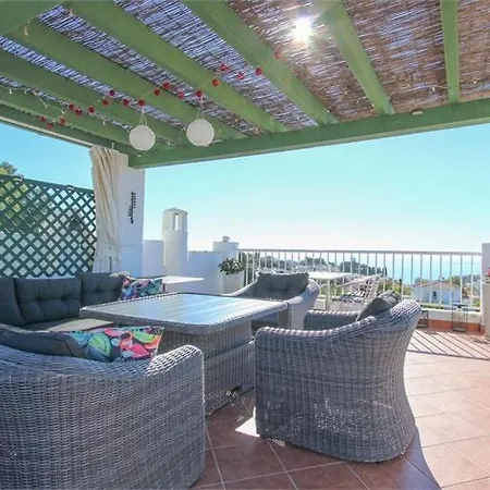 Amazing 3 Bedroom Townhouse With Sea View, Holiday home